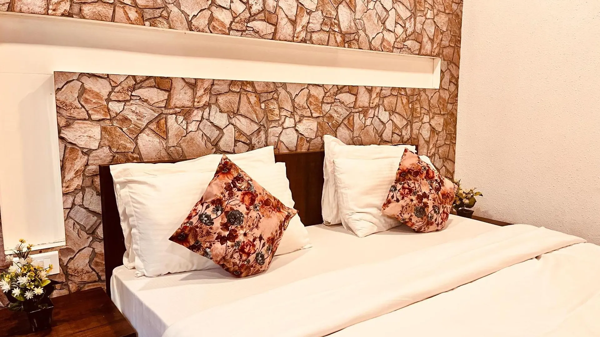 Hotel The Misty Resort By Four Season - A Hidden Resort M88827-10692 Munnar