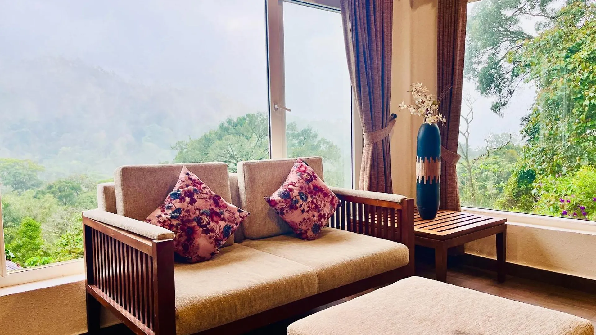 Hotel The Misty Resort By Four Season - A Hidden Resort M88827-10692 Munnar