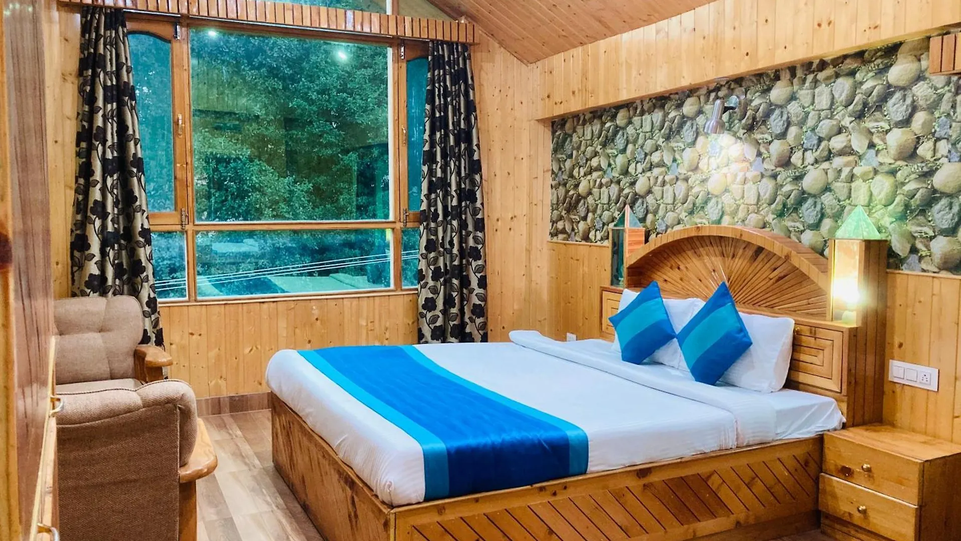 **** Hotel The Misty Resort By Four Season - A Hidden Resort M88827-10692 Munnar India