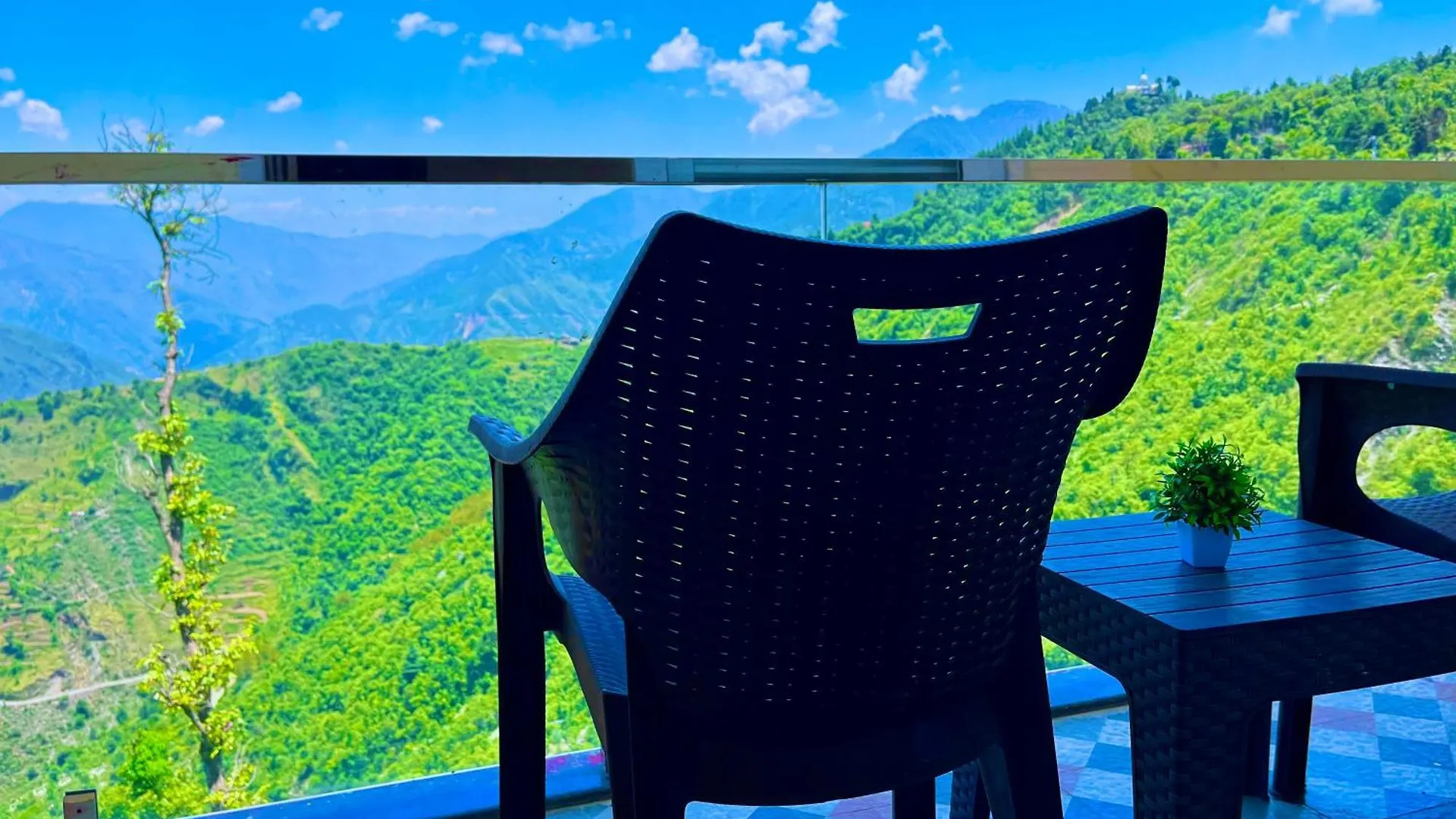 The Misty Resort By Four Season - A Hidden Resort M88827-10692 Munnar Hotel