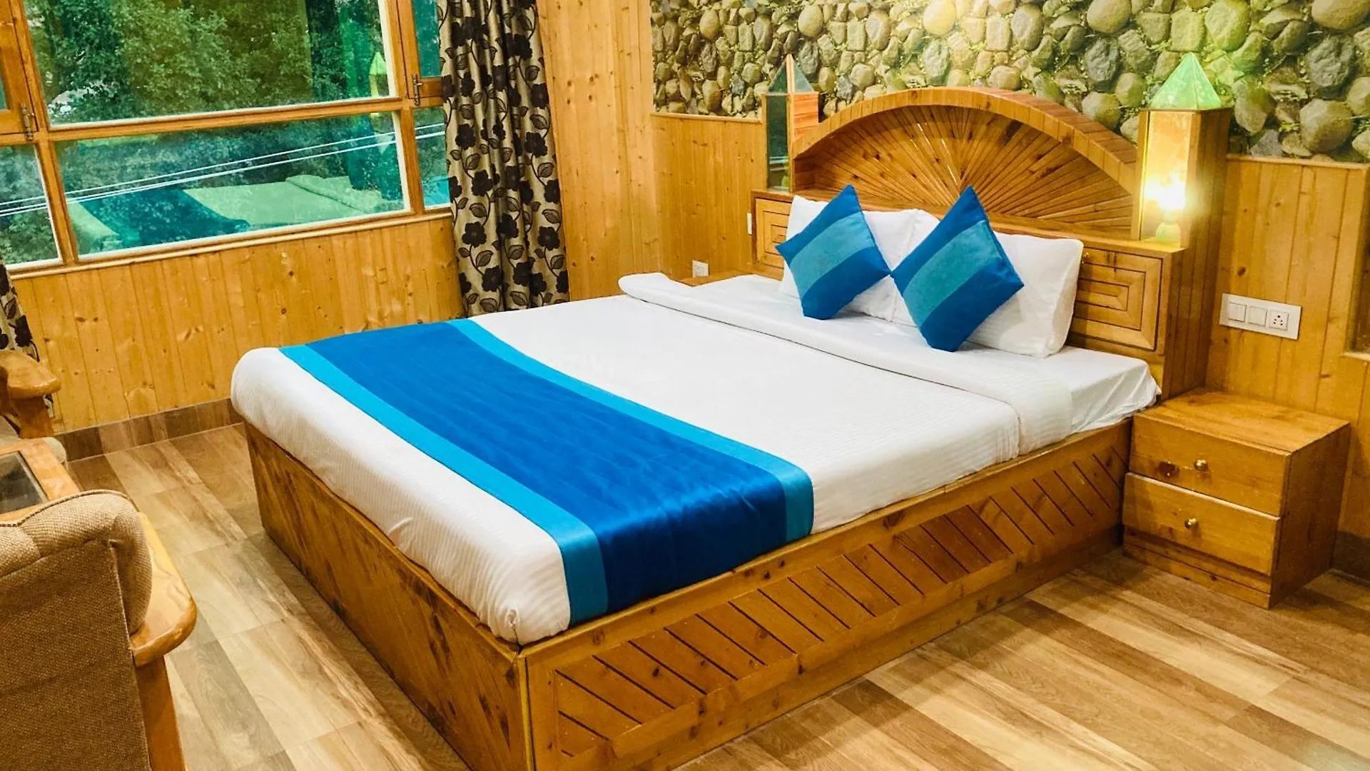 The Misty Resort By Four Season - A Hidden Resort M88827-10692 Munnar